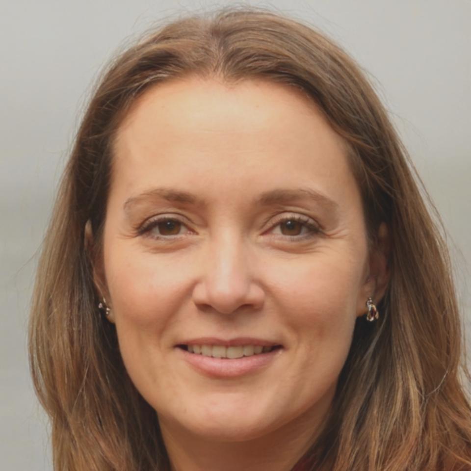 Instructor Eilidh MacLeod explaining financial concepts to program participants